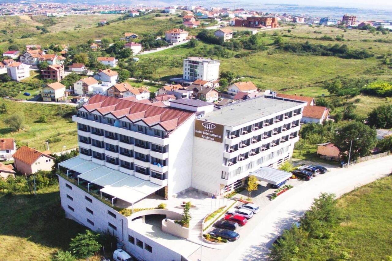 Hotel International Prishtina & Spa พริสตีนา ภายนอก รูปภาพ