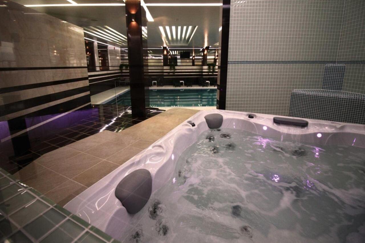 Hotel International Prishtina & Spa พริสตีนา ภายนอก รูปภาพ