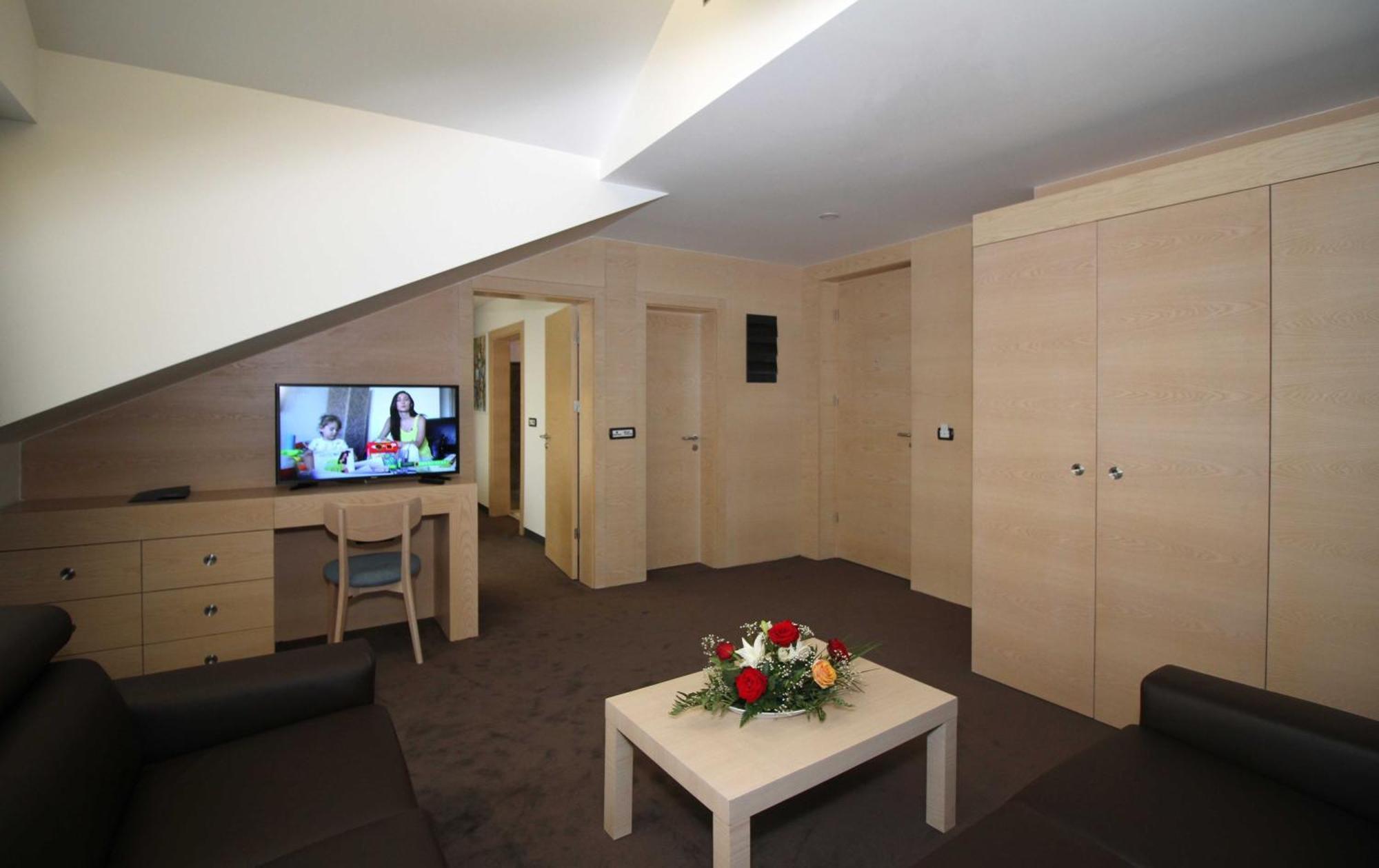 Hotel International Prishtina & Spa พริสตีนา ห้อง รูปภาพ