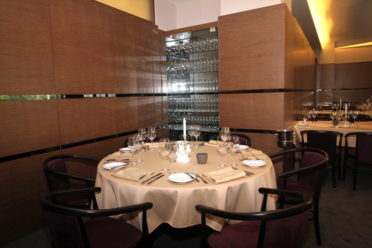 Hotel International Prishtina & Spa พริสตีนา ภายนอก รูปภาพ