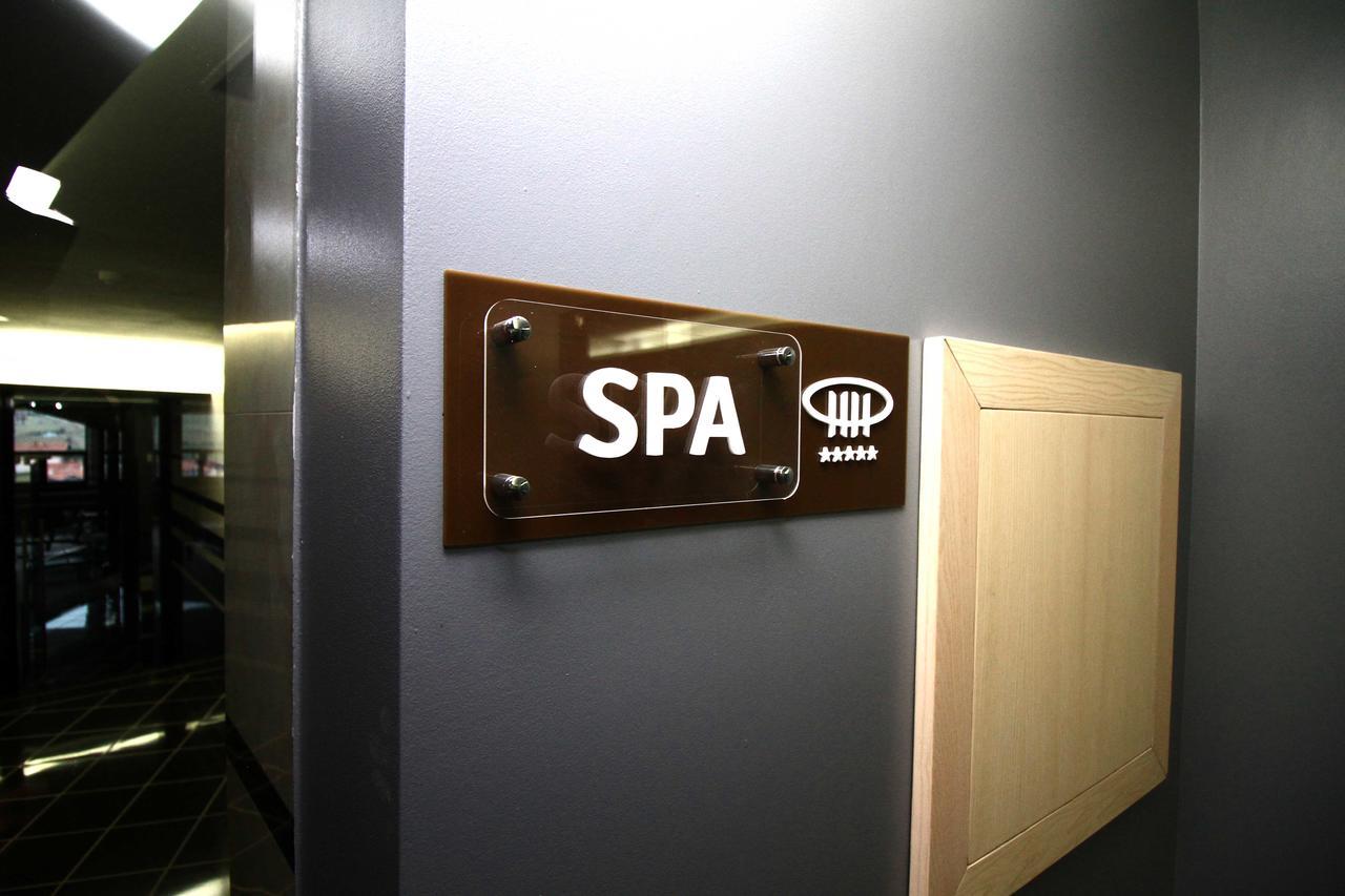 Hotel International Prishtina & Spa พริสตีนา ภายนอก รูปภาพ