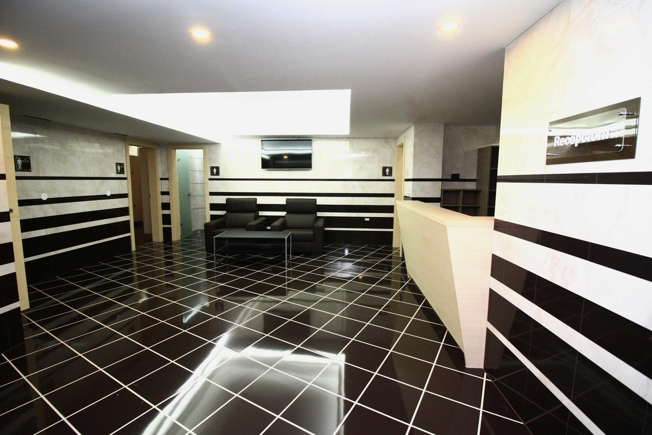 Hotel International Prishtina & Spa พริสตีนา ภายนอก รูปภาพ