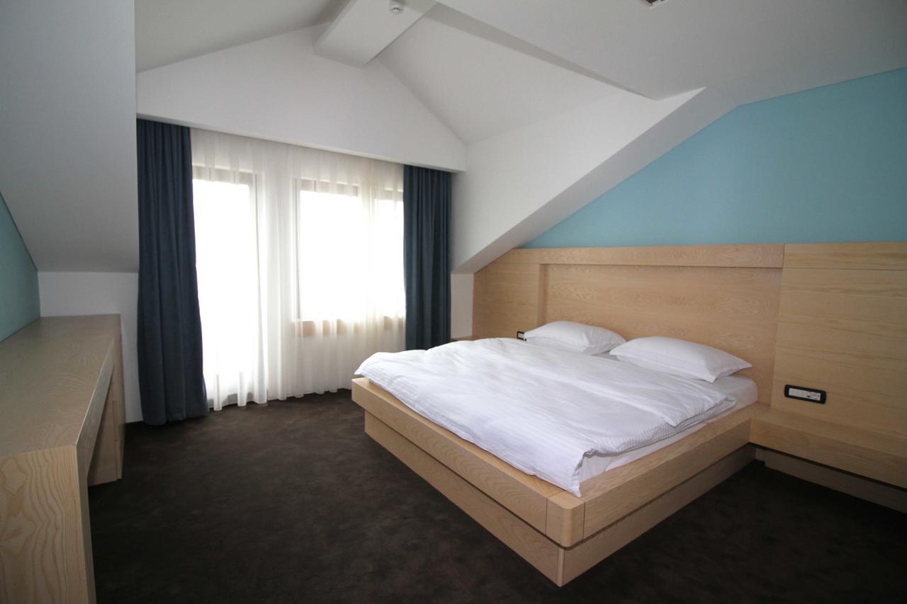 Hotel International Prishtina & Spa พริสตีนา ภายนอก รูปภาพ