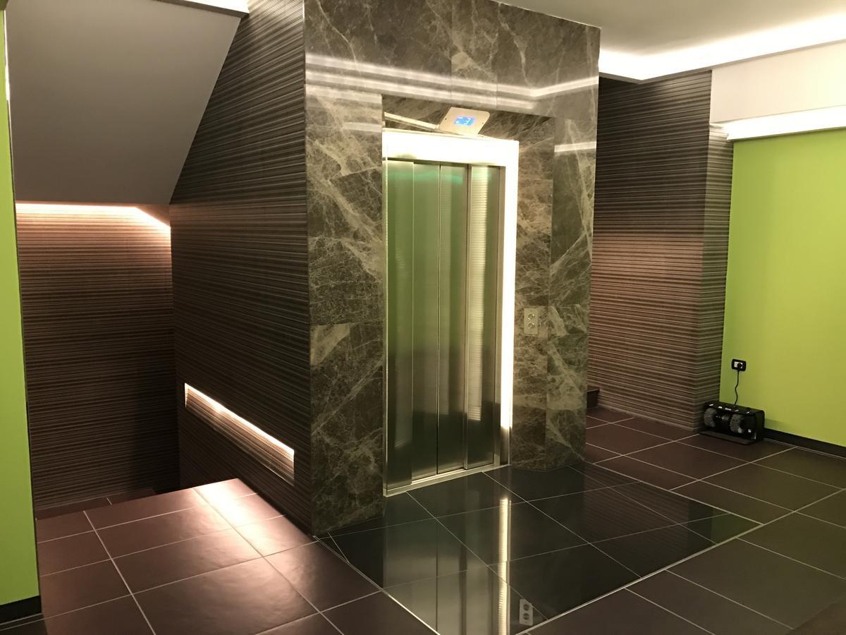 Hotel International Prishtina & Spa พริสตีนา ภายนอก รูปภาพ