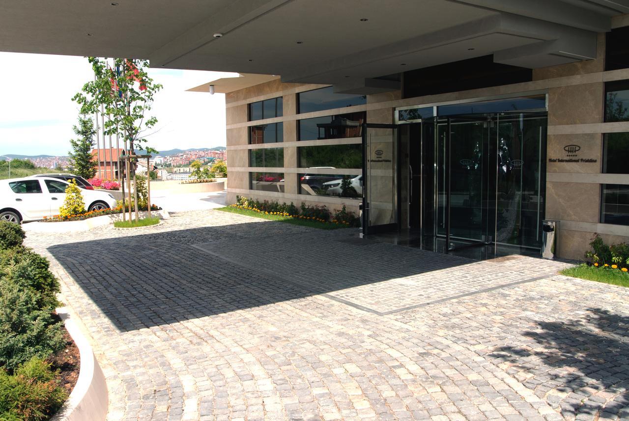 Hotel International Prishtina & Spa พริสตีนา ภายนอก รูปภาพ