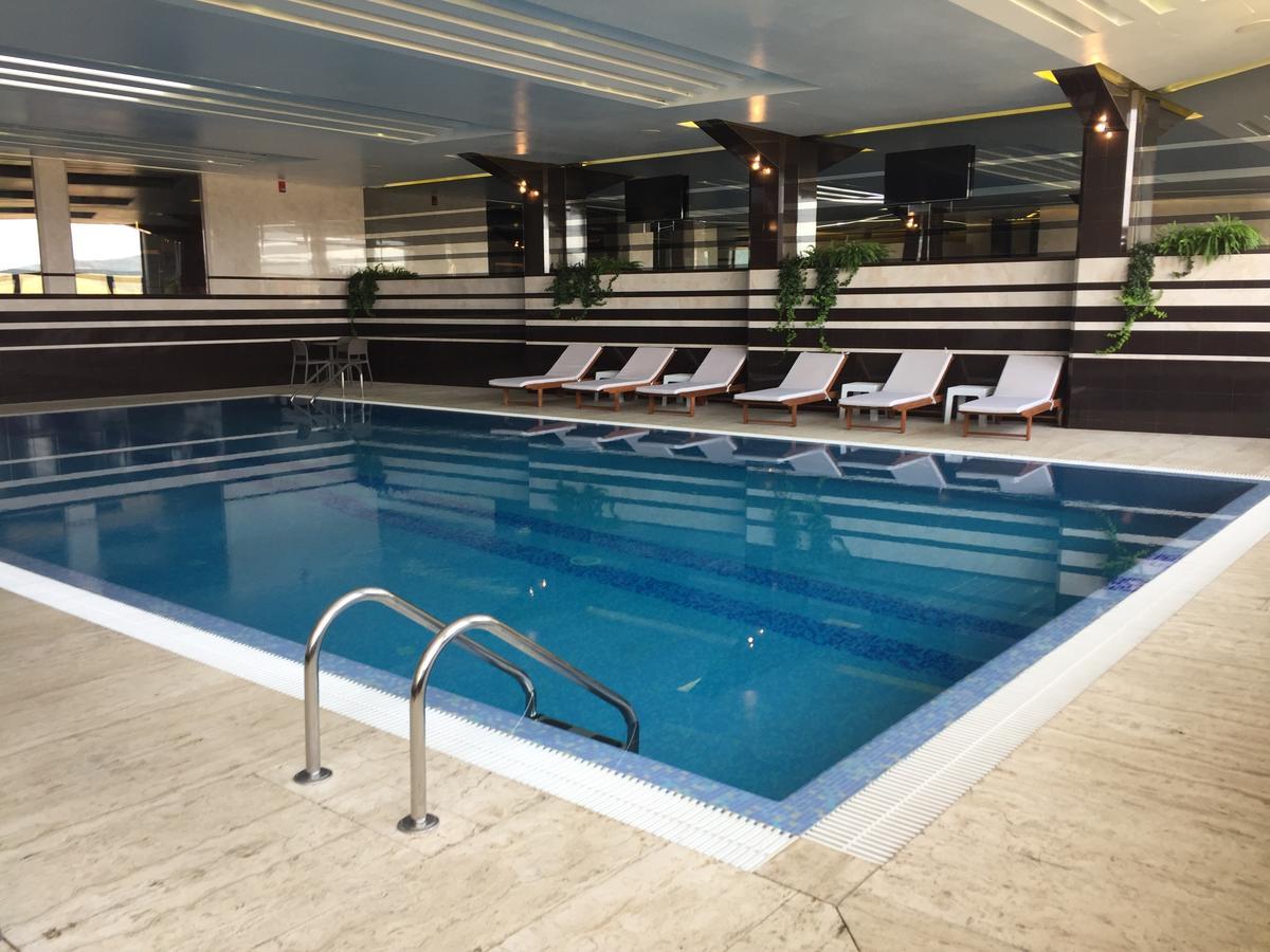 Hotel International Prishtina & Spa พริสตีนา ภายนอก รูปภาพ