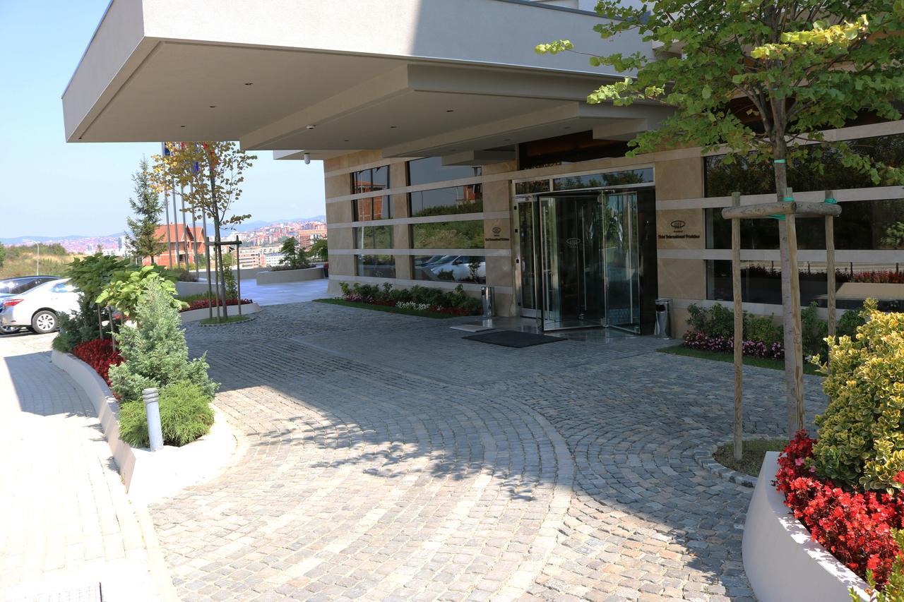 Hotel International Prishtina & Spa พริสตีนา ภายนอก รูปภาพ