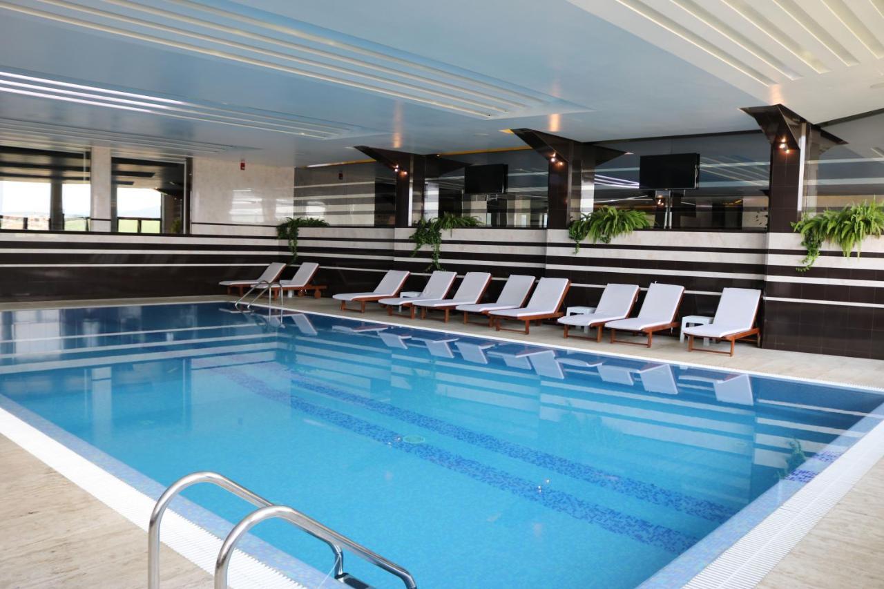 Hotel International Prishtina & Spa พริสตีนา ภายนอก รูปภาพ