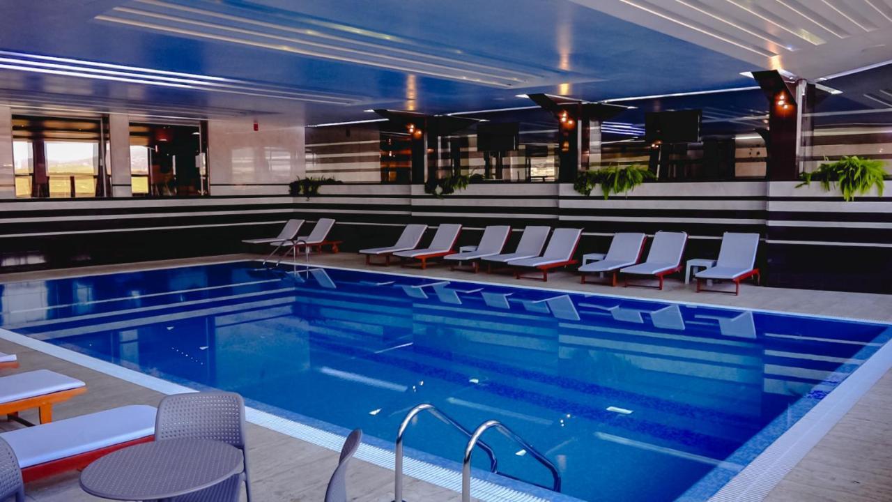 Hotel International Prishtina & Spa พริสตีนา ภายนอก รูปภาพ
