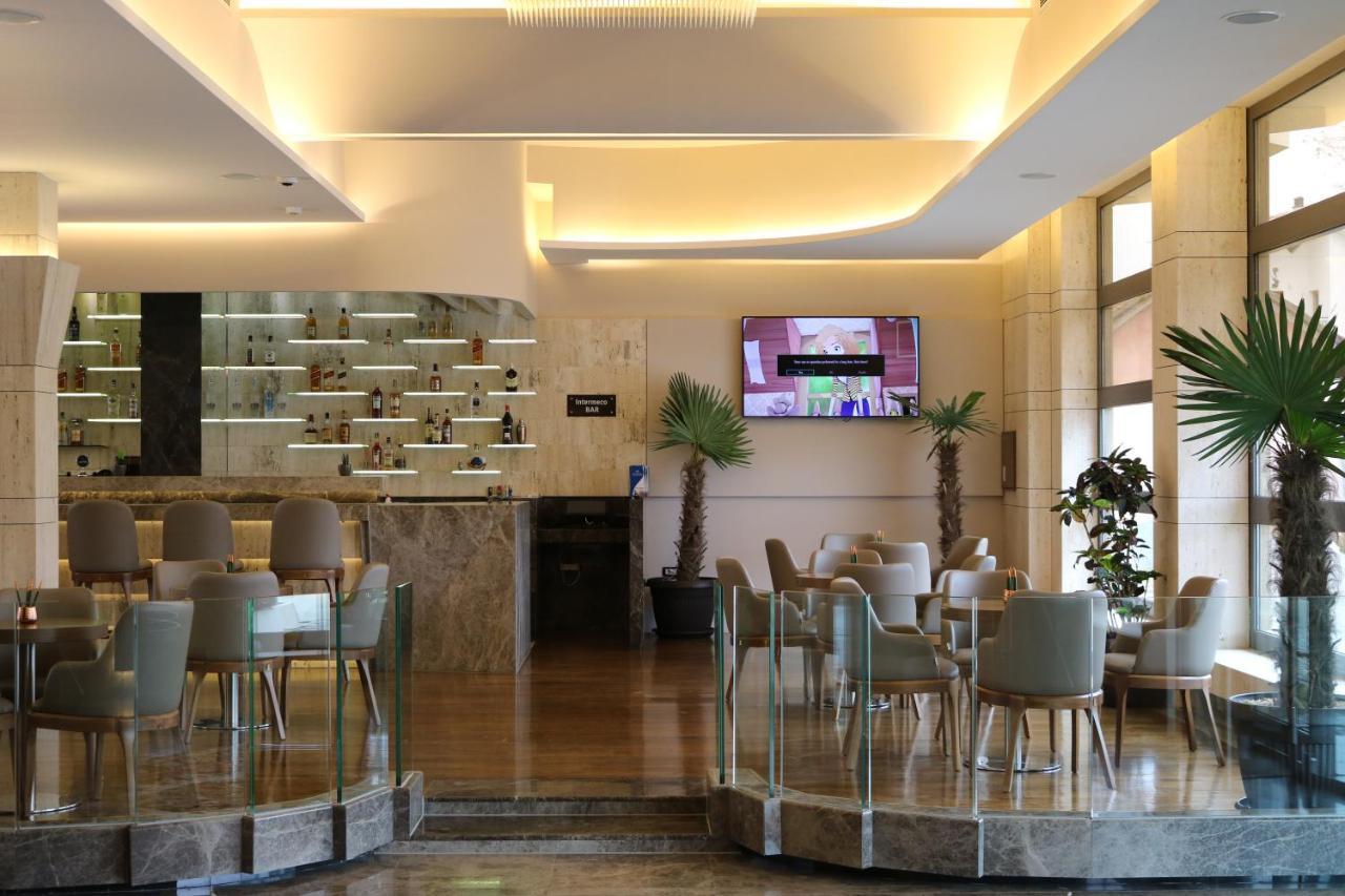 Hotel International Prishtina & Spa พริสตีนา ภายนอก รูปภาพ