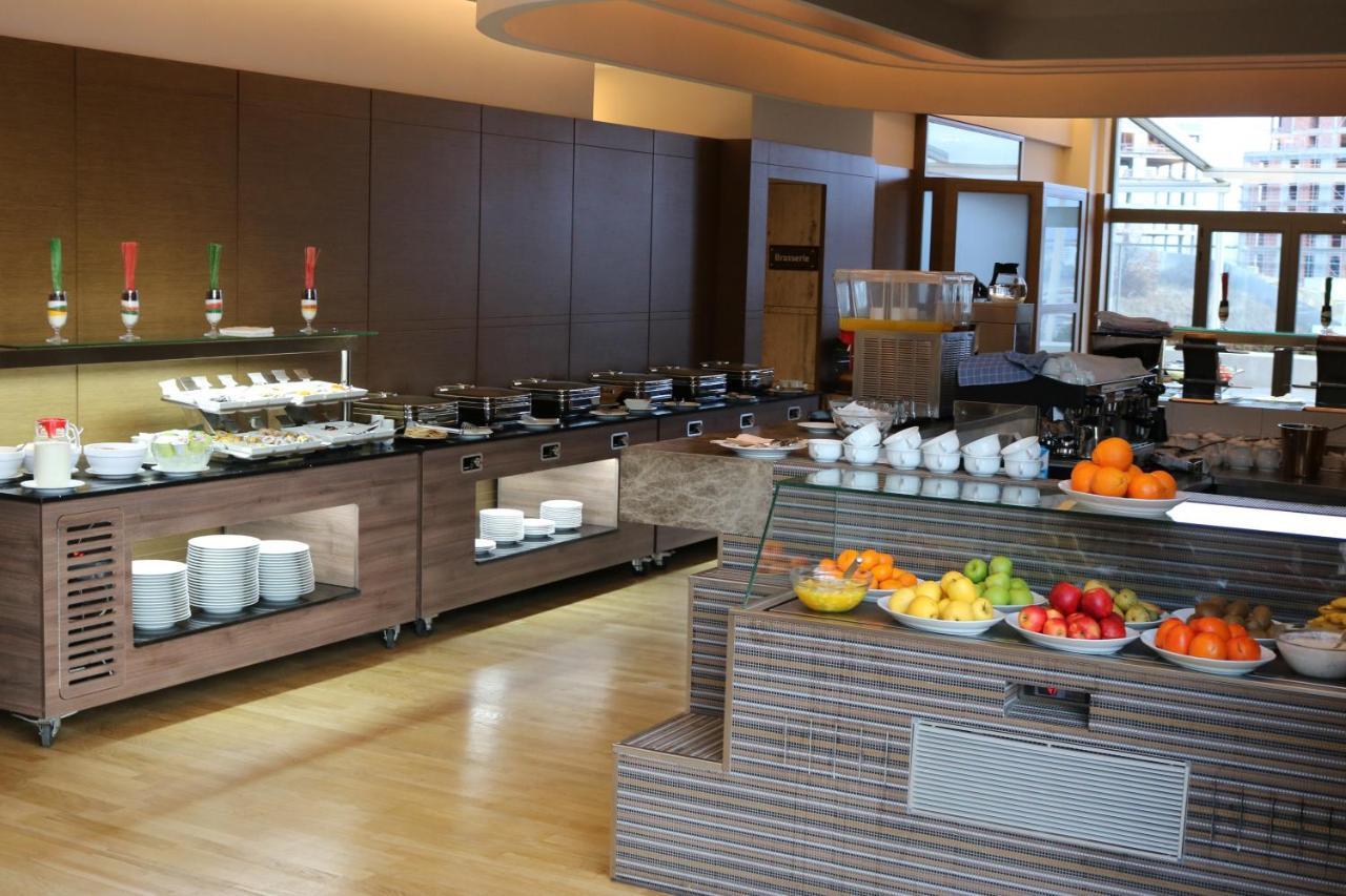 Hotel International Prishtina & Spa พริสตีนา ภายนอก รูปภาพ