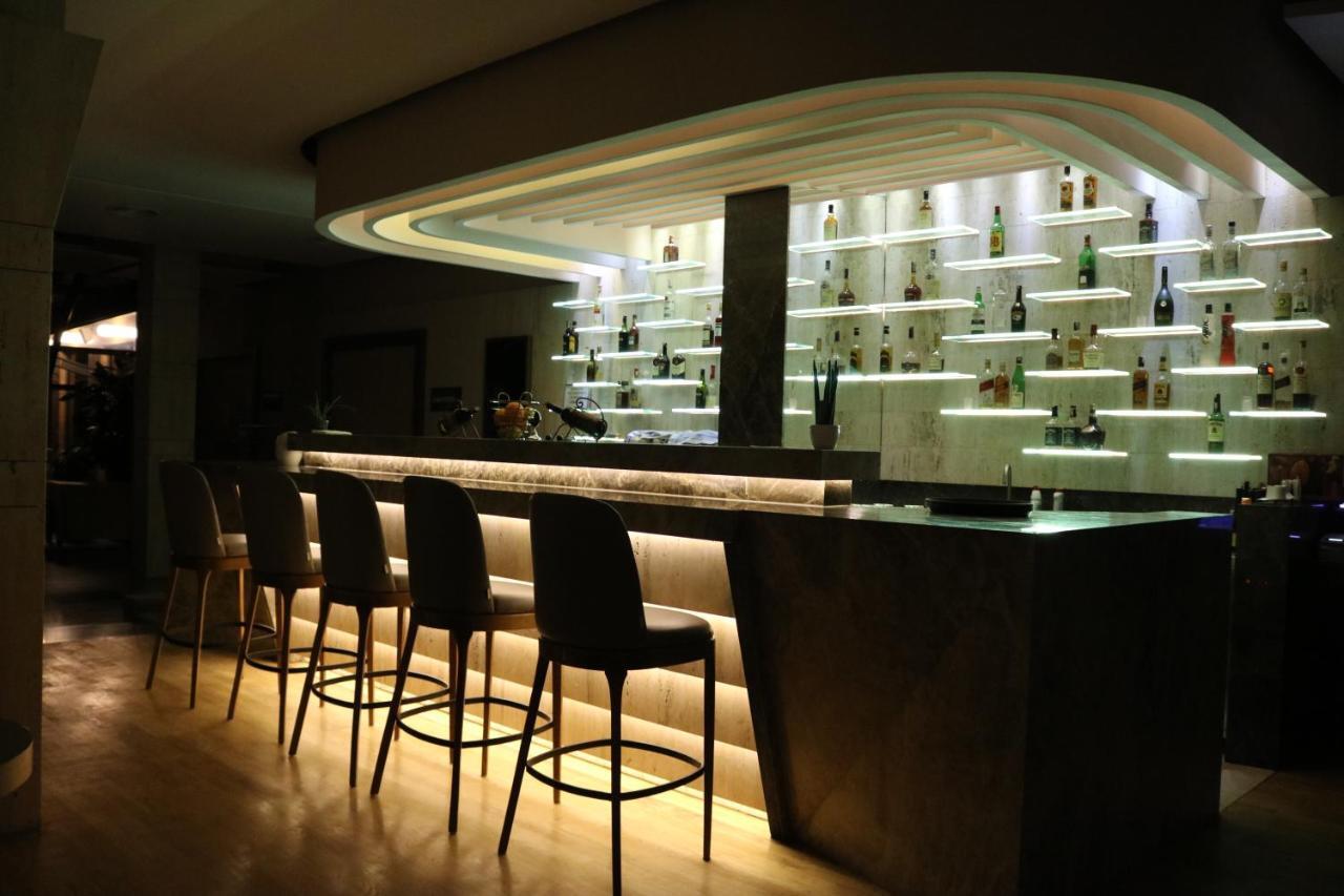 Hotel International Prishtina & Spa พริสตีนา ภายนอก รูปภาพ